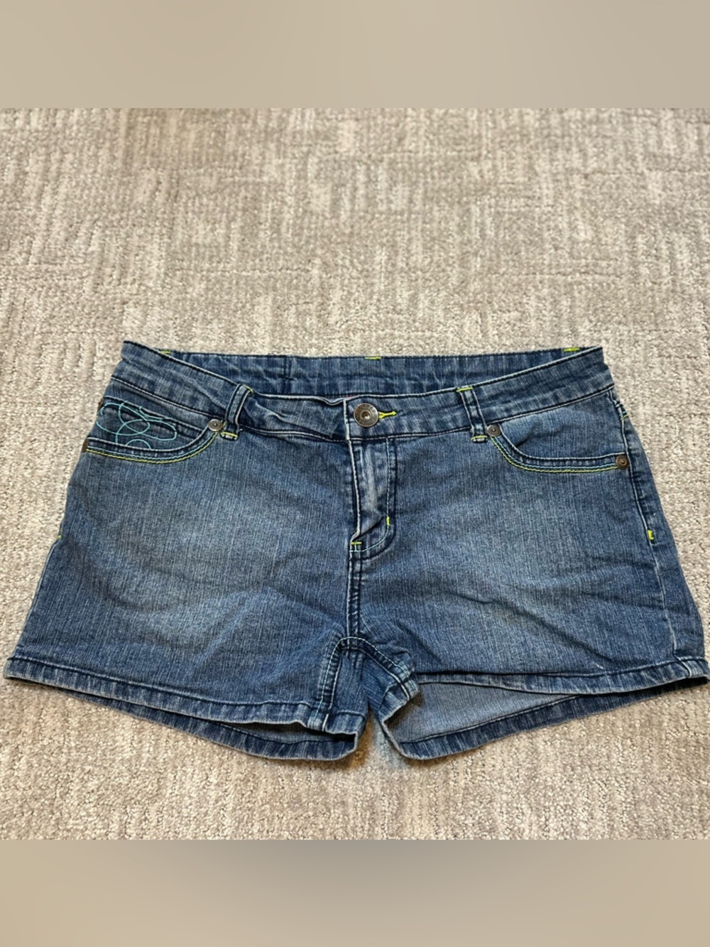 Y2K Low Waisted Size 7 Embroidered Denim Shorts - Blue with Green Stitching